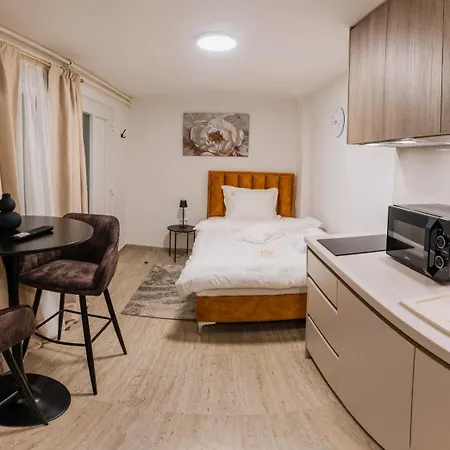 Castellum Apartments Slavonski Brod Exterior photo