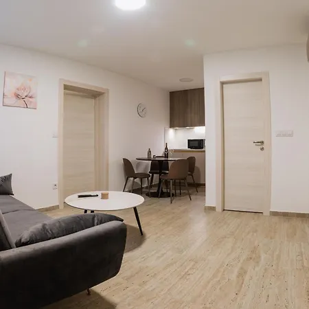 Castellum Apartments Slavonski Brod Exterior photo